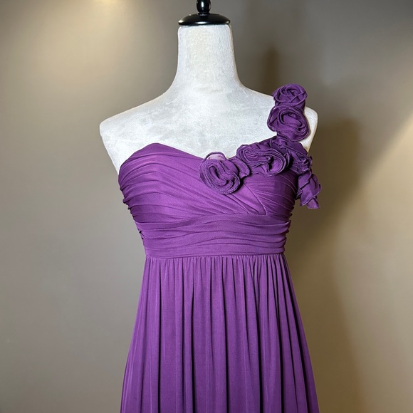 Formal Dress One Strap, Chiffon. Eggplant purple. Fits like an XS - Picture 5 of 5